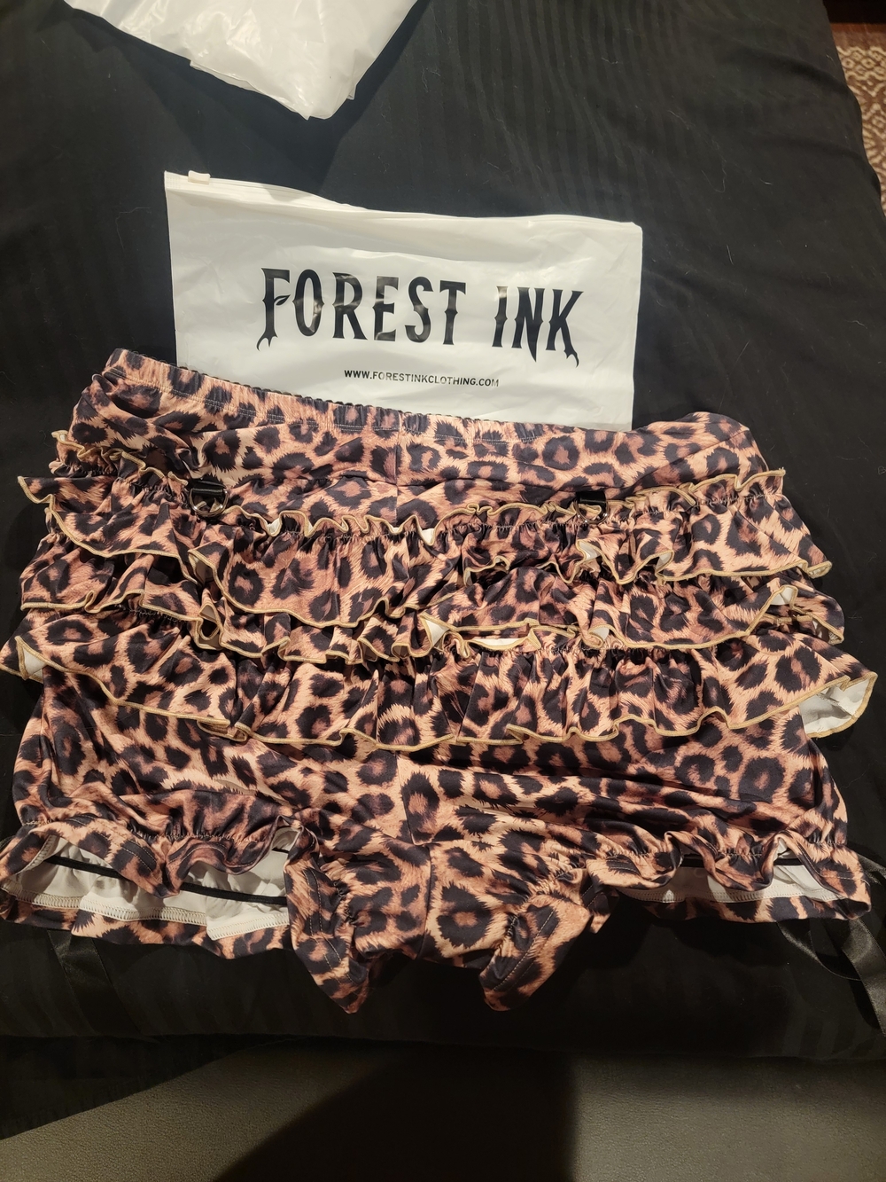 Leopard Print Ruffle Bloomers - Picture 2 of 4